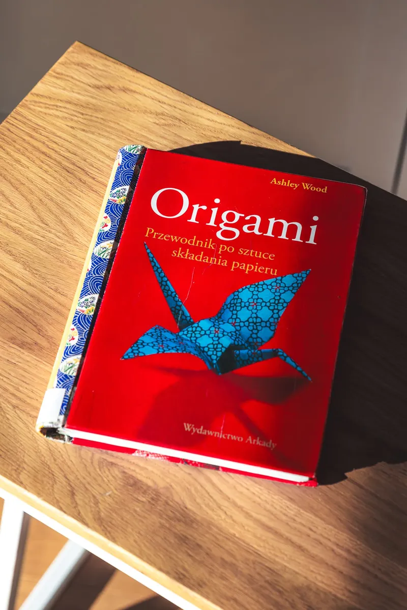 Origami. Przewodnik po sztuce składania papieru — Ashley Wood - 6
